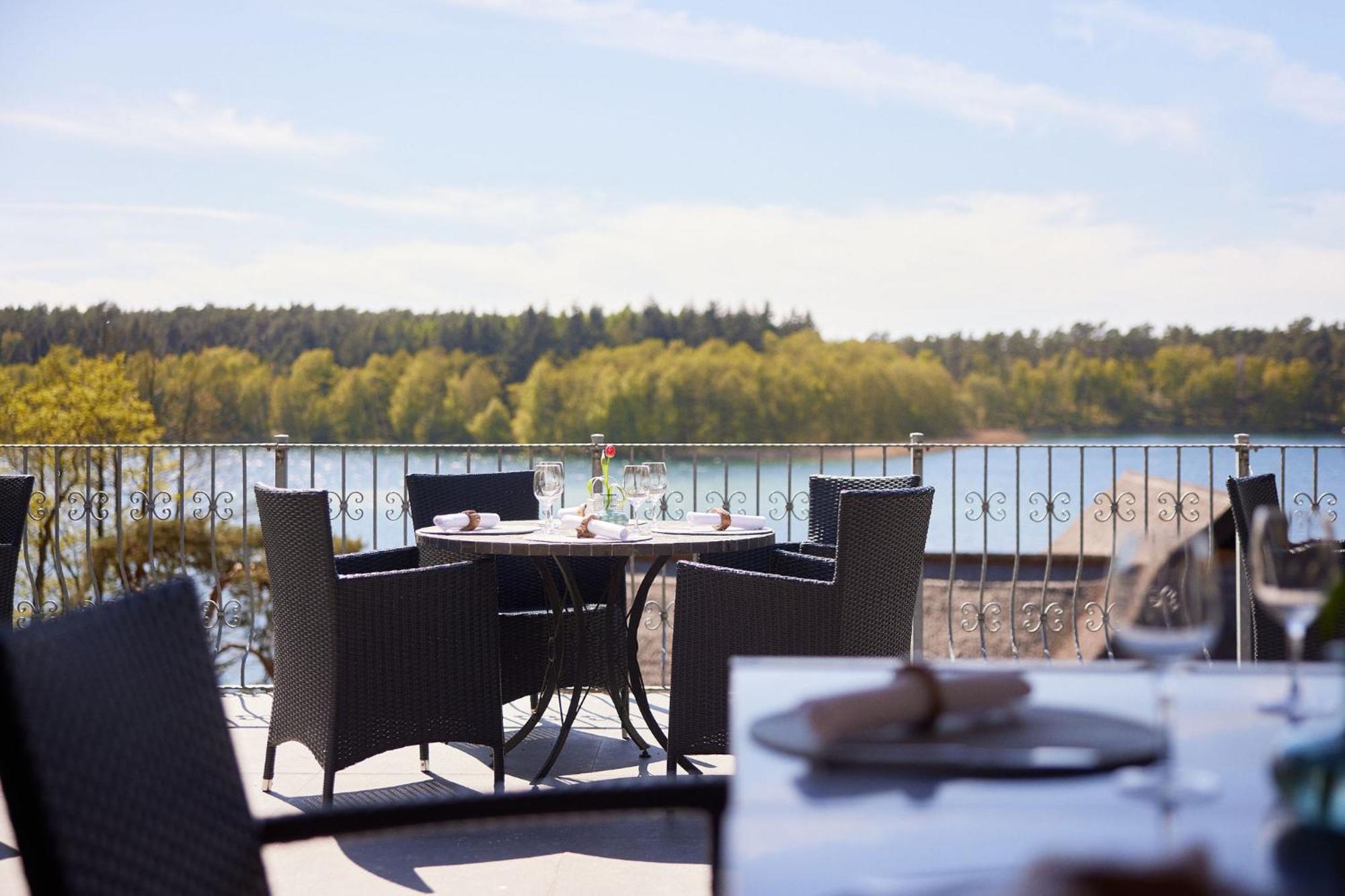 Van Der Valk Naturresort Drewitz Nossentiner Huette Екстер'єр фото